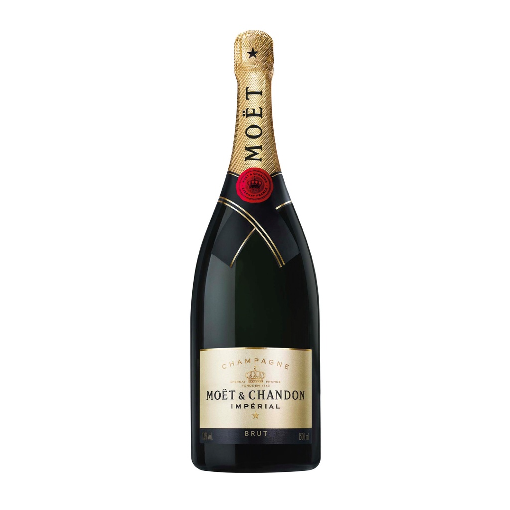 o7 - Bottle of Champagne Moët & Chandon